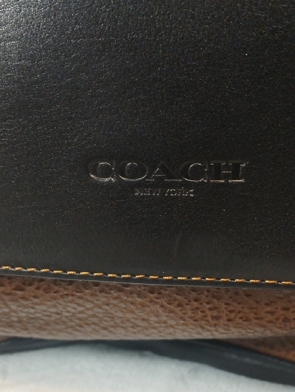 Coach Men’s/Unisex Two-Tone Brown & Black Leather Messenger Bag - Picture 2 of 16
